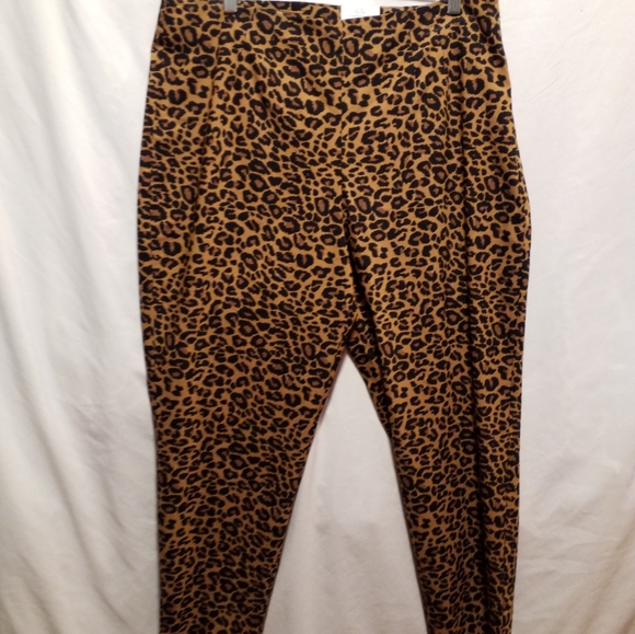 Leopard Print Stretch Pants - Picture 4 of 6